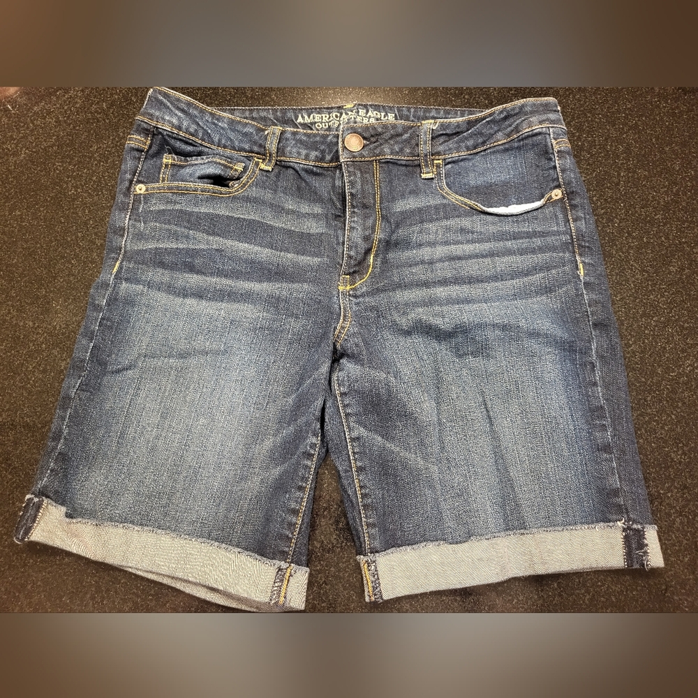 American Eagle Women's Bermuda Denim Shorts Size 18